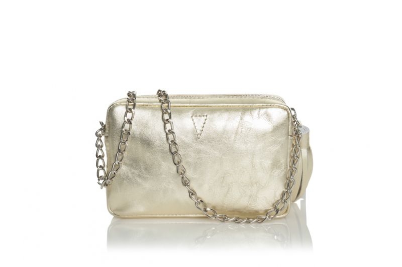 Bolso mini chic dorado de colgar con asa metalica lacambra